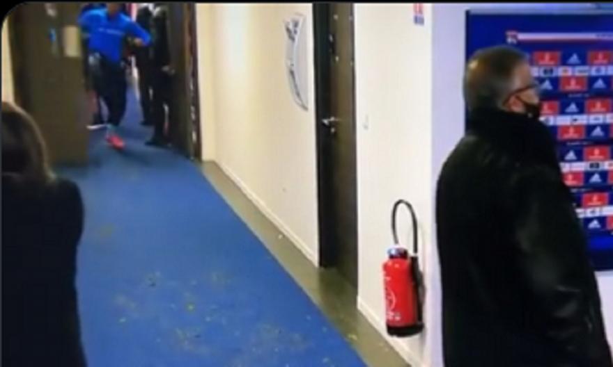 Μαρσέιγ: Κλωτσούσε πόρτες και έβριζε ο Αλβάρο