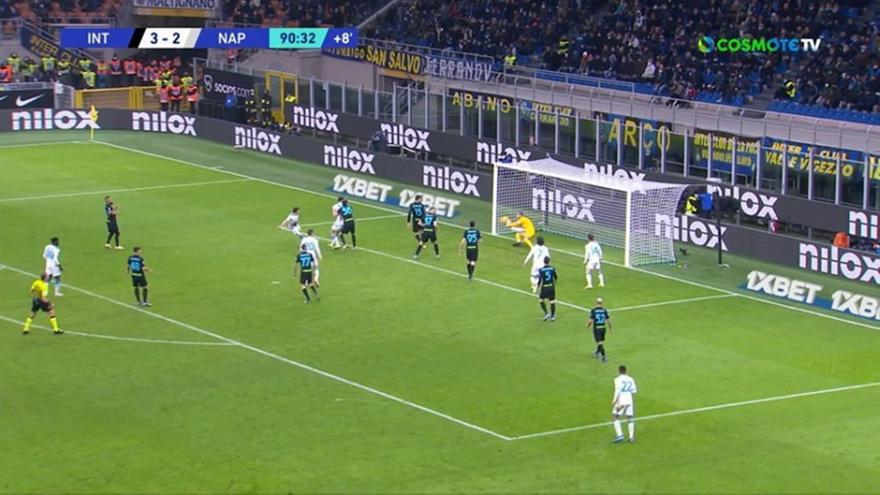 Ίντερ-Νάπολι: Η τεράστια απόκρουση του Χαντάνοβιτς