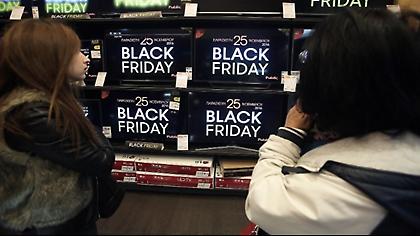 Σε ρυθμούς «Black Friday» και «Cyber Monday» προσφορών επιχειρήσεις και καταναλωτές