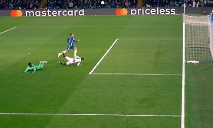 Σωτήρια επέμβαση του Τιάγκο Σίλβα πάνω στη γραμμή κόντρα στη Γιουβέντους