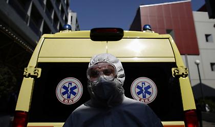 Νεκρός από κορωνοϊό 46χρονος ανεμβολίαστος Αρχιμανδρίτης - Στο νοσοκομείο η οικογένειά του