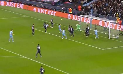 Άγγιξε το γκολ η Σίτι, έσωσε την Παρί ο Κιμπεμπέ