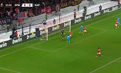 Ξαναμπήκε στο ματς με τον Ελμάς η Νάπολι