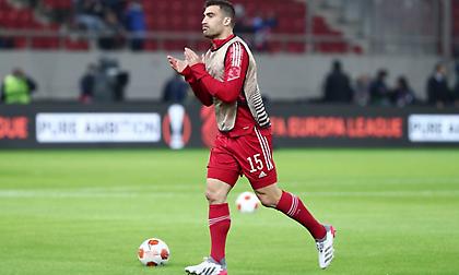 Πρόβλημα για Ολυμπιακό: Αναγκαστική αλλαγή ο Παπασταθόπουλος, στη θέση του ο Μπα!