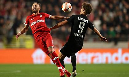 Άιντραχτ Φρανκφούρτης-Αντβέρπ 2-2