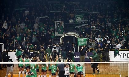 Η ατμόσφαιρα που δημιούργησε ο κόσμος προκαλεί ανατριχίλα