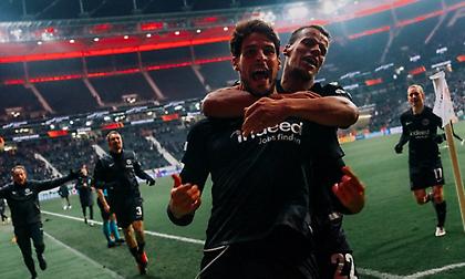 Πάγωσε τα χαμόγελα του Ολυμπιακού στο 94' η Άιντραχτ