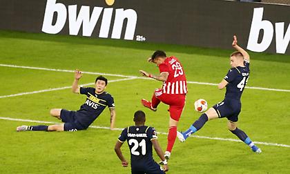 Το χρυσό γκολ του Τικίνιο που λύγισε τη Φενέρ στο 90'!