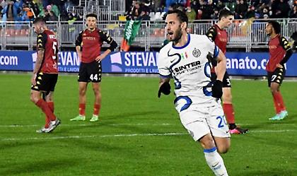 «Ξερό» σουτ του Τσαλχάνογλου για το προβάδισμα της Ίντερ στη Βενετία!