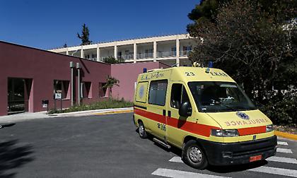Ομάδες αρνητών εισβάλλουν στα νοσοκομεία