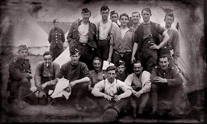 Από το γήπεδο στα χαρακώματα: Η ομάδα που συγκλόνισε τον κόσμο πηγαίνοντας στον πόλεμο