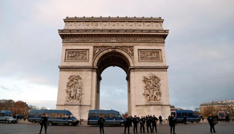 Γαλλία: Οκτώ πιθανά κρούσματα της παραλλαγής Όμικρον