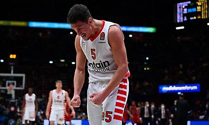 Όταν ο Λαρεντζάκης τα βάζει από… παντού