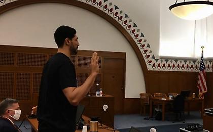 Επίσημα Αμερικανός πολίτης και με νέο όνομα ο Καντέρ