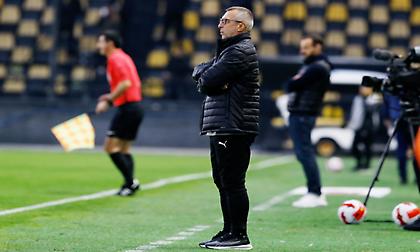 Νιόπλιας: «Δύσκολη η πρόκριση, αλλά μπορούμε - Σαν να προσβάλει τον βοηθό του ο διαιτητής»