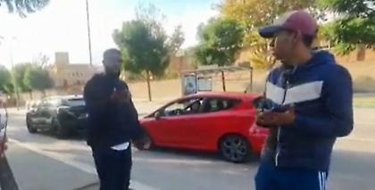 Οπαδοί της Μπαρτσελόνα χοροπηδούσαν στο αυτοκίνητο του Ουμτιτί και μετά ζητούσαν αυτόγραφο