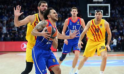 «Πυρά» Λάρκιν κατά Λαμόνικα: «Αυτό το σφύριγμα ήταν μ@@@!»