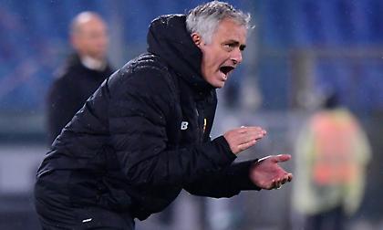 Ξέσπασμα Μουρίνιο σε δημοσιογράφο: «Κάνετε ευκολότερη δουλειά, γι’αυτό παίρνουμε περισσότερα λεφτά»