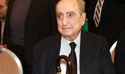 Πωλητήριο στην οικία Μητσοτάκη στη Γλυφάδα