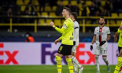 Αποβολή υπέρ της Ντόρτμουντ και 2-0 με πέναλτι του Ρόις