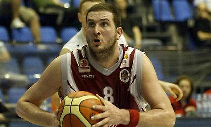 Πρώην παίκτης του Άρη πλάκωσε ταξιτζή και του πήρε λεφτά και αυτοκίνητο!