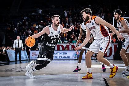 Ήττα ΠΑΟΚ στην Πόλη, αλλά μπορεί ακόμη δεύτερος