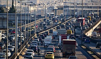 Κίνηση: 70 ώρες έχασε σε μποτιλιάρισμα ο μέσος οδηγός στην Αθήνα το 2021