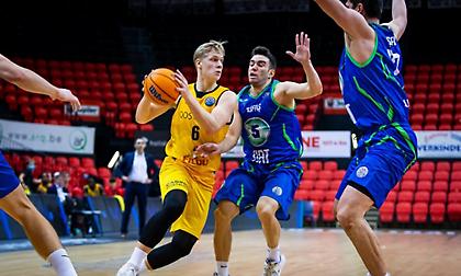 Προκρίθηκε στους «16» η Τόφας