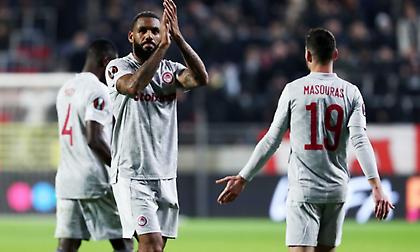 Και τώρα… προσευχή στον Ολυμπιακό να αντέξει παίζοντας έτσι στα κόκκινα ο Εμβιλά!