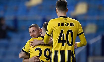 Νίκησε και περιμένει την Τότεναμ η Φίτεσε, πρωτιά με τριάρα για τη Βασιλεία