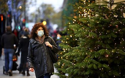 Εορταστικό ωράριο: Ανοικτά θα είναι αύριο Κυριακή τα καταστήματα