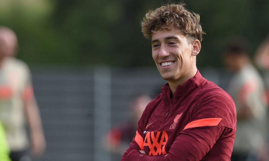 Τσιμίκας: Υπόκλιση από Ντέιβιντ Τζέιμς