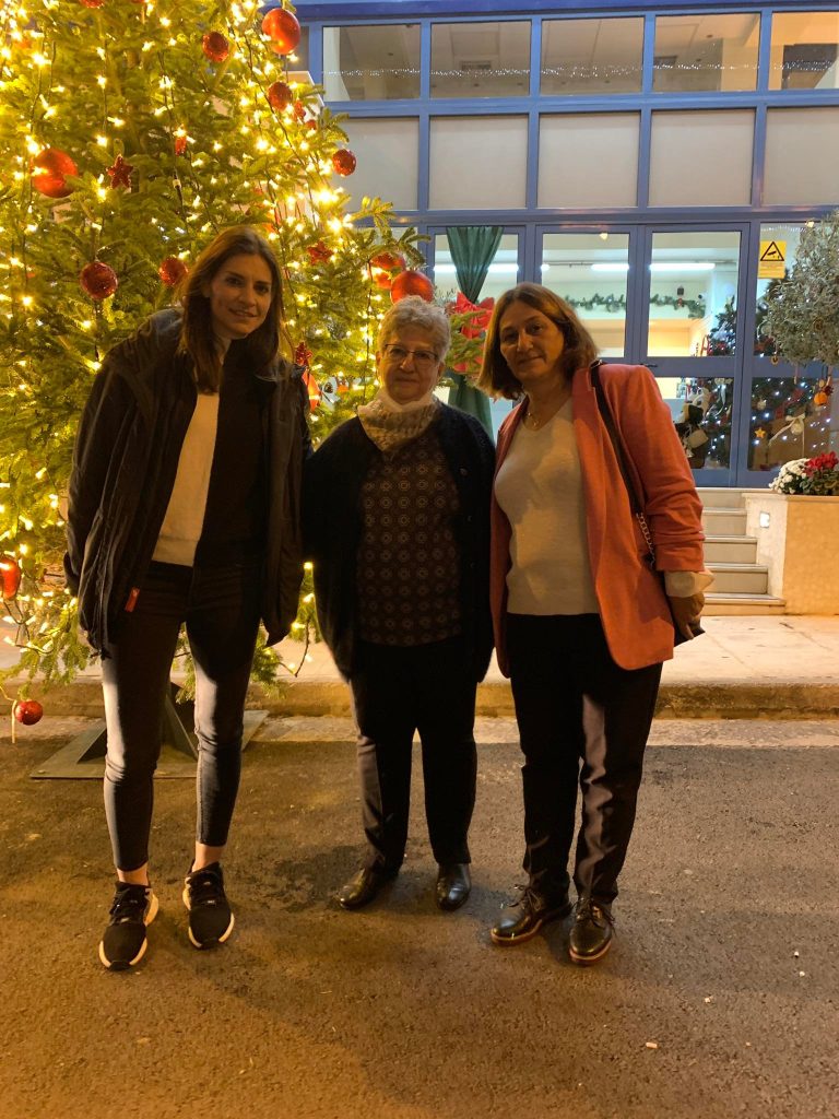 Κωνσταντινίδου-Μάλτση μοίρασαν δώρα στα παιδιά της «Φλόγας»