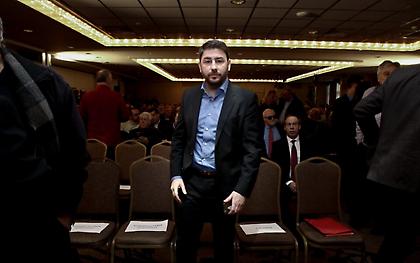 Νίκος Ανδρουλάκης: Η διαδρομή του νέου προέδρου του ΠΑΣΟΚ