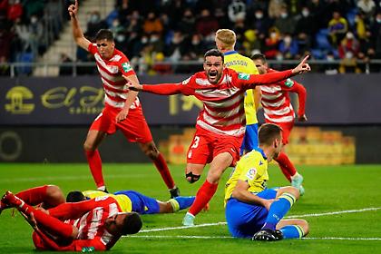 Άρπαξε βαθμό στο φινάλε η Γρανάδα