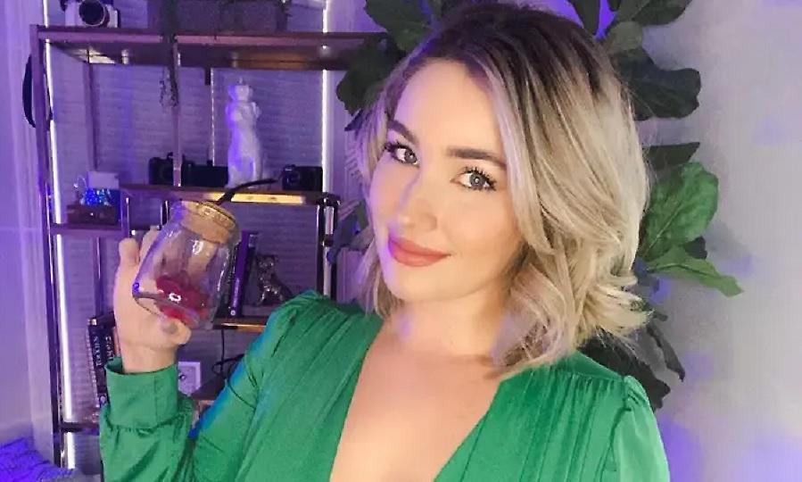 Πρωταγωνίστρια reality έβγαλε 70 χιλ. σε μια εβδομάδα πουλώντας τα… αέριά της σε βαζάκια