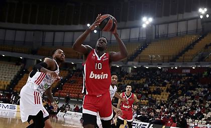 «Λύγισε» την μπασκέτα το δυναμικό κάρφωμα του Φαλ