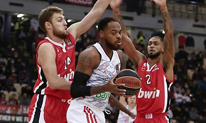 Ο κόουτς της εξέδρας: Με άμυνα που… τσακίζει