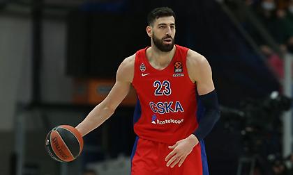 Στο +18 η Ούνιξ μέσα στη Μόσχα στο ημίχρονο, παλεύει μόνος του ο Σενγκέλια!