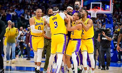 Το τρίποντο-νίκης του Ριβς για τους Λέικερς και το μπουγέλο στα αποδυτήρια