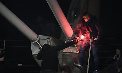 Συνεχίζεται το μπάχαλο στη Γαλλία: Διεκόπη και το Παρί FC-Λιόν λόγω επεισοδίων και εισβολής οπαδών!