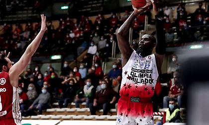 Κατάρρευση και πρώτη ήττα για την Αρμάνι στην Τεργέστη!