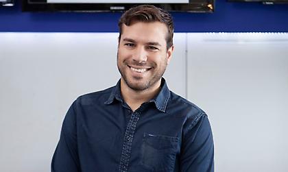 Ποδοσφαιρόφιλος σκύλος στο Ίλιον δεν έχασε ματς της Εθνικής Ομάδας το 2004