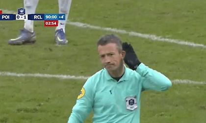 Διαιτητής απάντησε με χειρονομία σε υβριστικά συνθήματα!