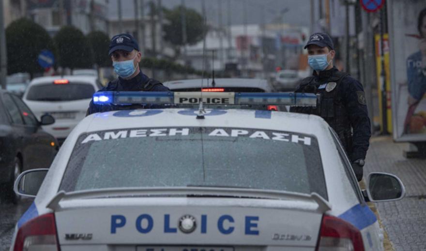 Περιστέρι: Βρέθηκε χειροβομβίδα έξω από καφετέρια