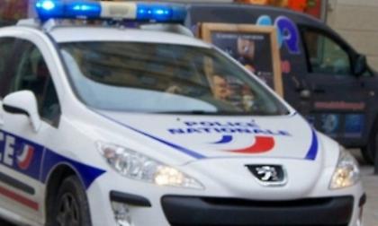 Γαλλία: Απελευθερώθηκε η μία όμηρος που κρατείτο από ένοπλο μέσα σε κατάστημα στη Βαστίλλη