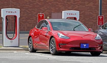 Φινλανδία: Εξοργίστηκε και ανατίναξε το Tesla του – Τι συνέβη