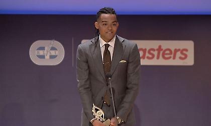 Καραλής: «Αφιερώνω το βραβείο σ' όλες τις μαμάδες και τους μπαμπάδες που είναι κοντά στους αθλητές»