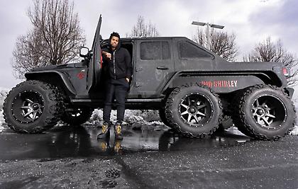 Αυτό είναι το πιο εντυπωσιακό αυτοκίνητο αθλητή: Το τζιπ που θυμίζει… τανκ και φορτηγό