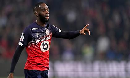 Στην Ιταλία για να υπογράψει στη Φιορεντίνα ο Ικονέ!